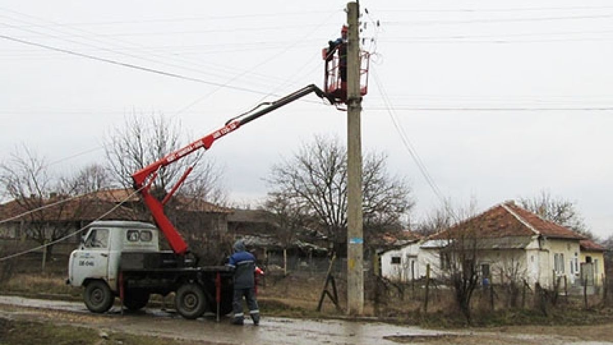 Внучка прикачи незаконно към мрежата къщата на дядо си