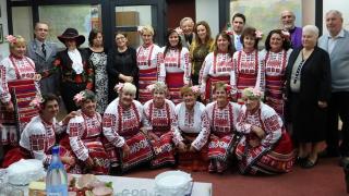 Самодейци от „Здравец“ пяха за будителите в Букурещ
