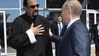 Стивън Сегал влиза днес в Кремъл 