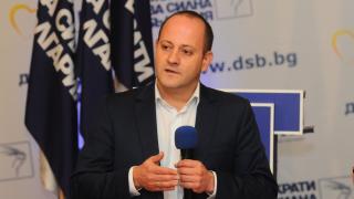 Изоставеният Радан Кънев проплака чрез кърваво писмо до Христо Иванов и го обвини в нерешителност 