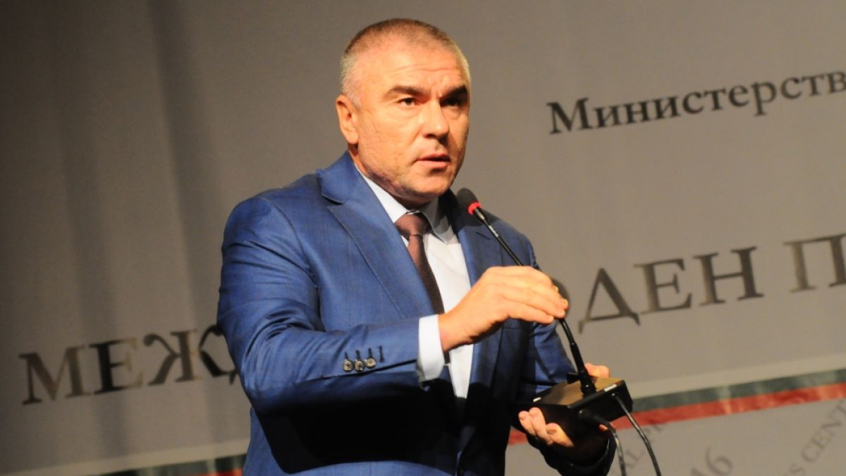 Главата на Марешки е на пангара: Парламентарният му живот може да свърши съвсем скоро?