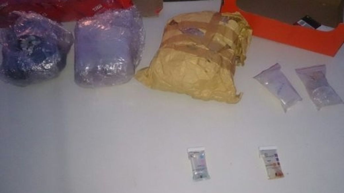 Жесток удар на ГДБОП в столицата: Натръшкаха организирана банда, пласирала наркотици в София (СНИМКИ)