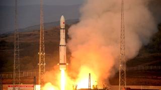 Китай успешно изстреля най-мощната си ракета "Великият поход-5" (ВИДЕО)