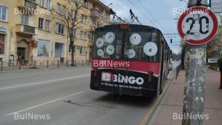 Тролей пламна в центъра на Враца (СНИМКИ)