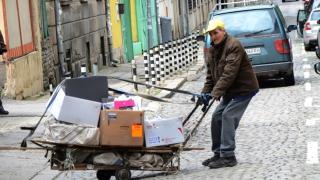 Може да си увеличите пенсията, ако сте били на трудов договор 