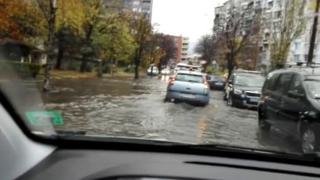 Ето на какво заприличаха столичните улици след мощната буря (ВИДЕО)