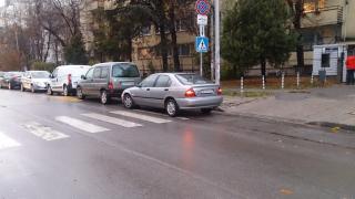Вижте най-наглото паркиране в София (СНИМКА)