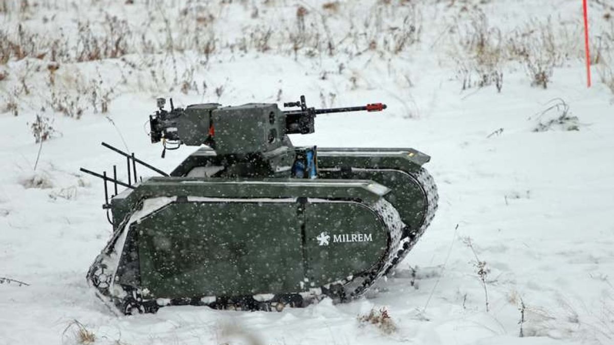 Първи изпитания на военния робот THeMIS ADDER