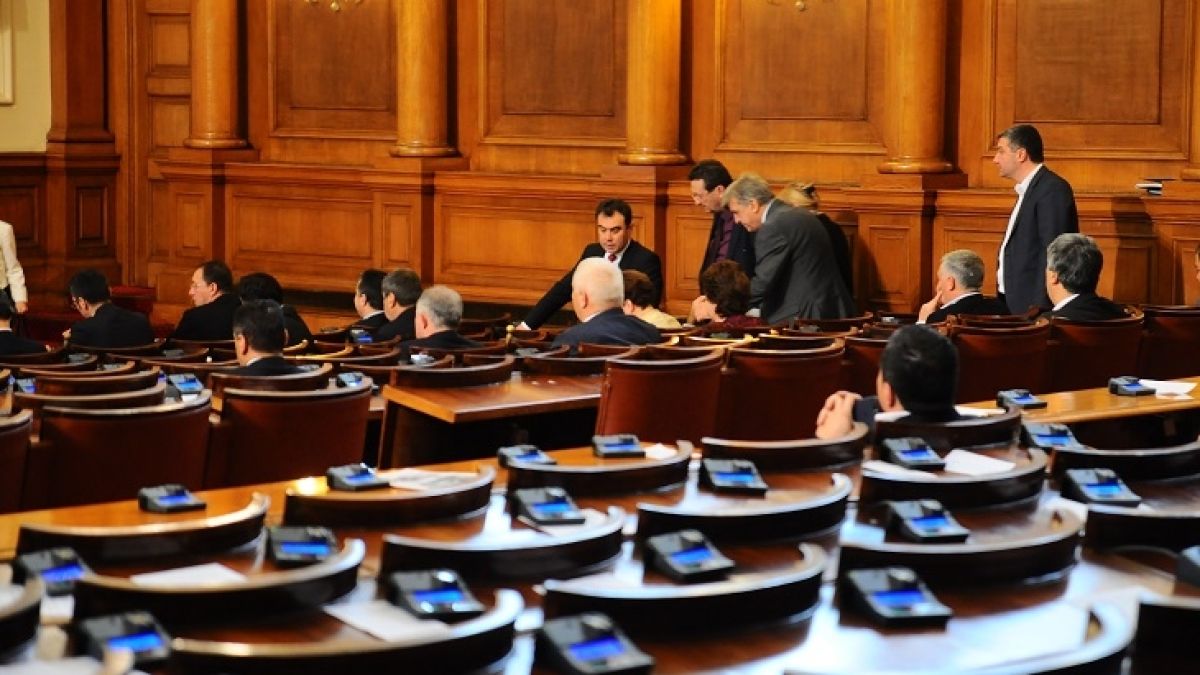 Стана ясно колко километра са изминали депутатите със служебните си коли