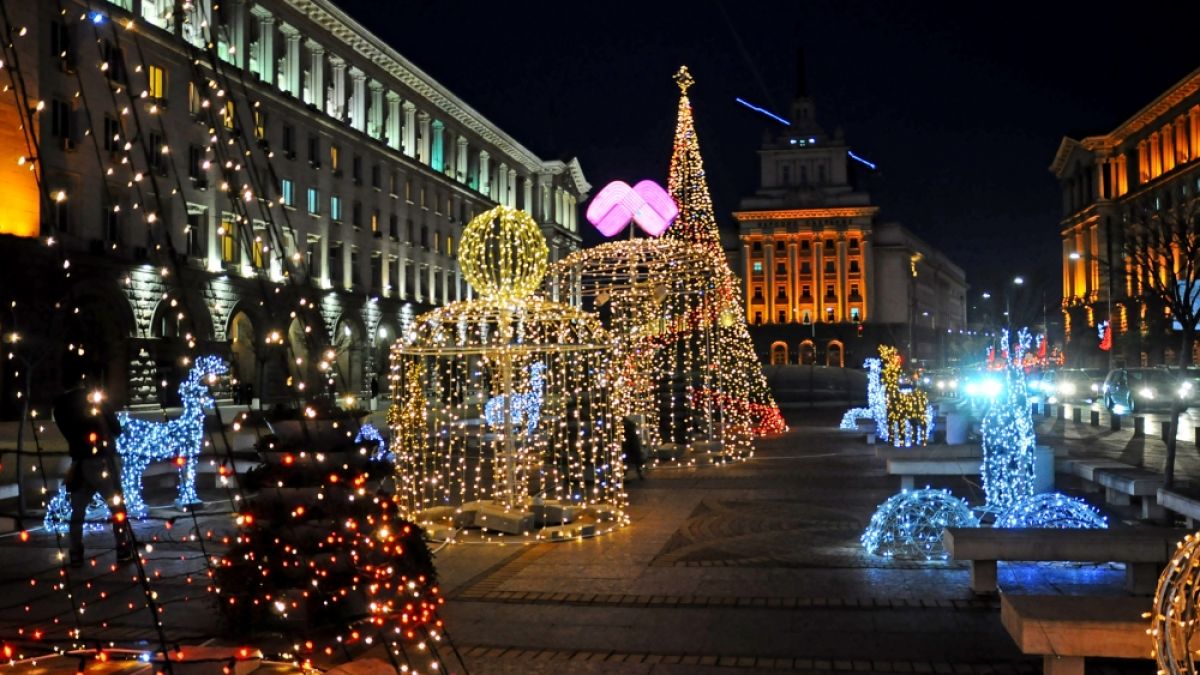 Коледа е! 40 красиви имена черпят! Спазваме свети традиции, редим богата трапеза