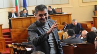 Кирил Добрев напуска парламента, ето кои още излизат от ИБ на БСП!