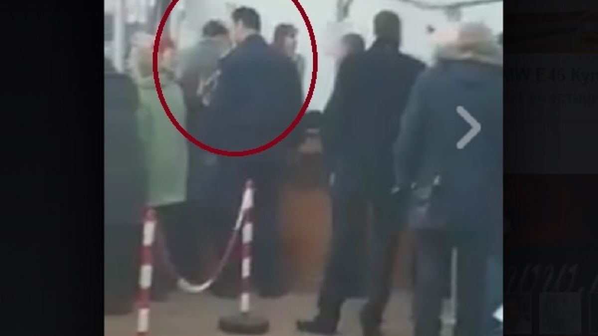 Извънредно и първо в БЛИЦ: Прецакан софиянец удари шамар на чиновничка и заплаши да се самозапали! (ВИДЕО)
