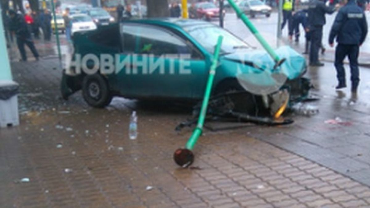 Висша наглост! Джигитът, направил погром в дюнерджийница в София, тръгнал да бяга, държал се неадекватно (СНИМКИ)