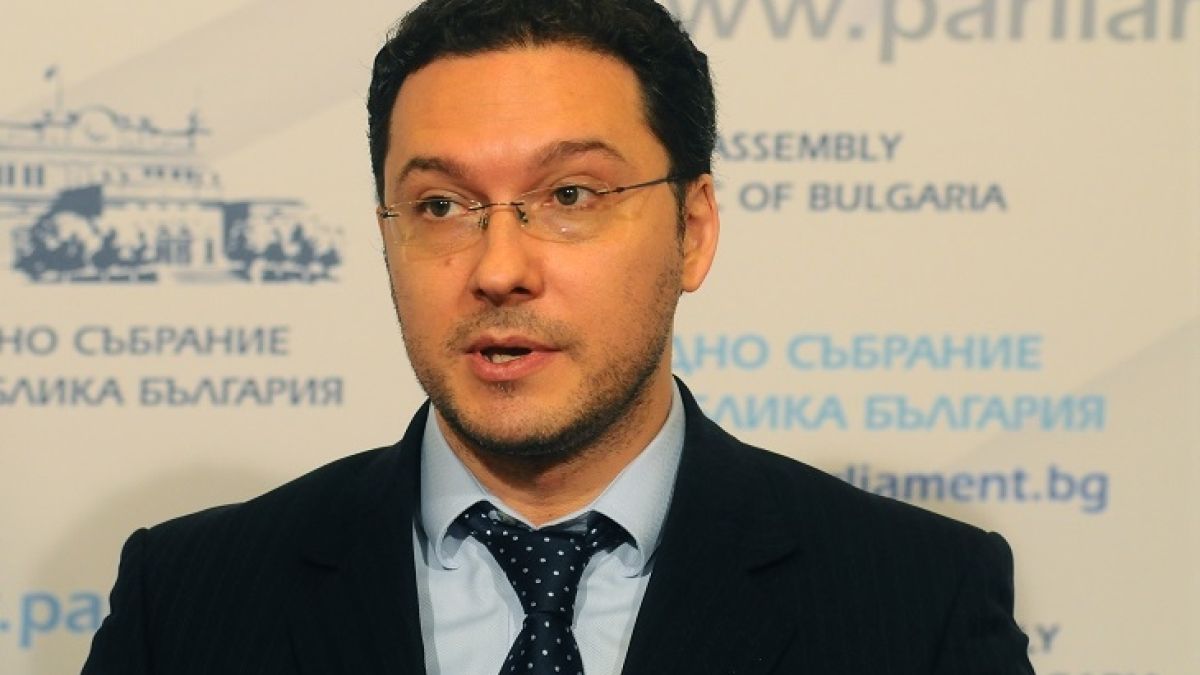 Митов: Когато Нинова си отвори устата, детекторът на лъжата дава на късо