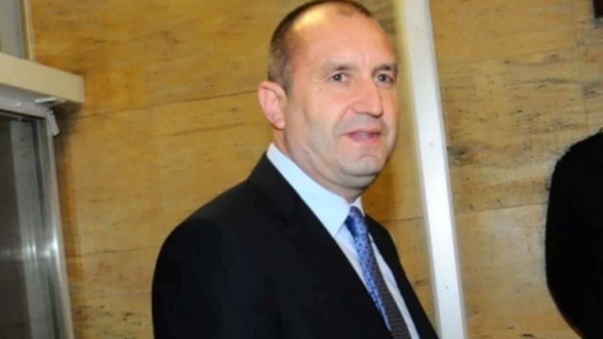 Радев: АПИ гази разпоредбите на премиера!