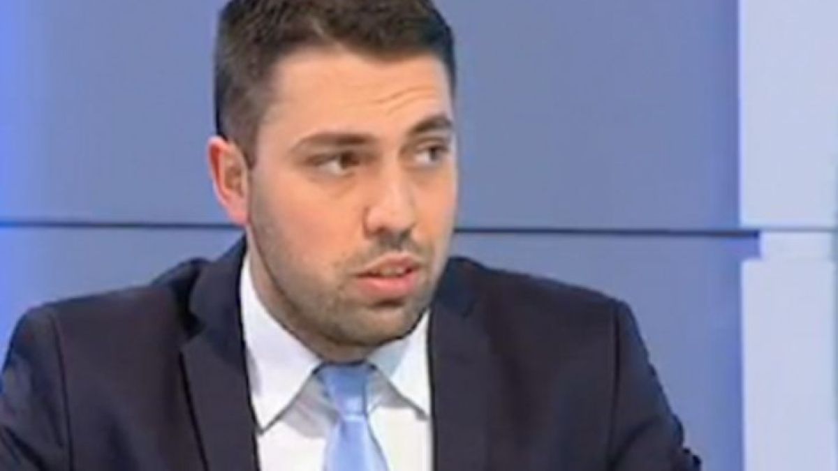Експерт призова: При силния сняг утре използвайте градския транспорт в София