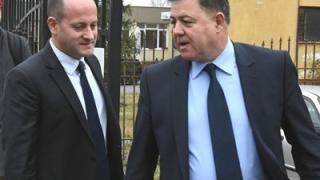 Вижте кога започва една много неприятна одисея за министър Ненчев!