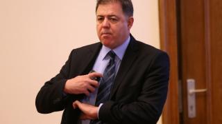 Министърът на отбраната в оставка се явява в следствието