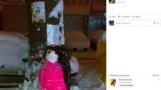 Само в БЛИЦ! Снежни човеци нападнаха София (ЗАБАВНИ СНИМКИ)