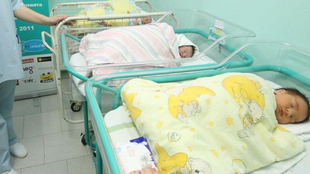 Всяко четвърто бебе в родилното на Казанлък - от непълнолетна майка