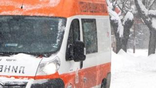 Само в БЛИЦ: Драма със спешни медици, тръгнали към адрес във Варна!