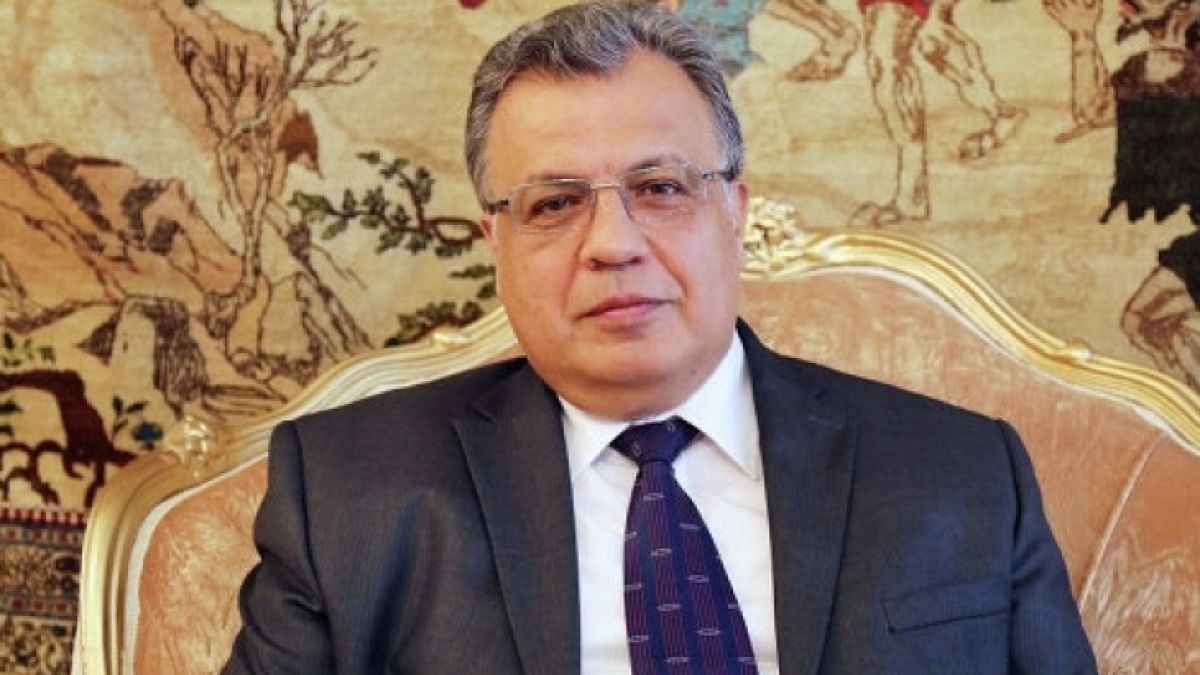 Турция почете по уникален начин разстреляния руски посланик 