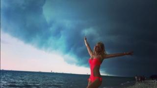 Първо в БЛИЦ! Бившата на Ненчо Балабанов ще ви побърка с голо тяло (СНИМКИ 18+)
