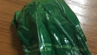 Докъде се докарахме! Появиха се близалки с опаковка, рекламираща марихуаната (СНИМКИ)