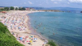 Не е за вярване! 36 стотинки за чадър или шезлонг на плаж край Царево