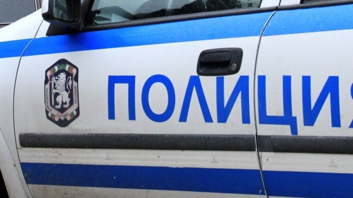 Нова агресия на пътя! Джигит сече пътя на камион, стреля по водача му 