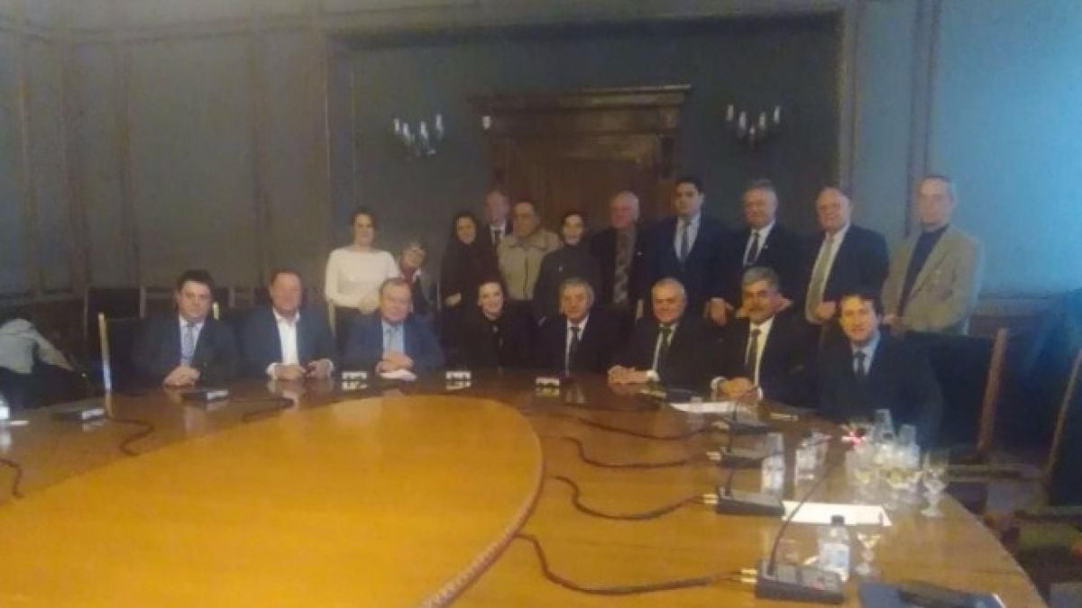 Сензационно ГЕРБ вдигна тост за успеха на президента Румен Радев (СНИМКА)