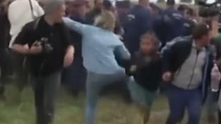 Две години по-късно: Съд наказа със затвор унгарската операторка, препънала мигранти (ВИДЕО)