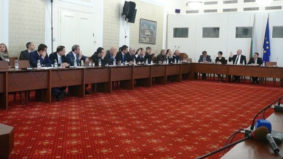 Правната комисия бойкотира законопроектите за мажоритарна изборна система (СНИМКИ)