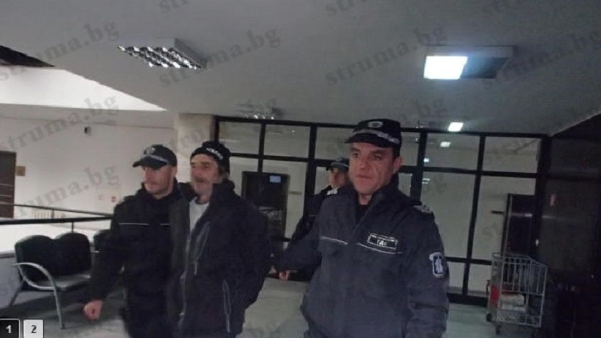 Спешно търсят лекар за Благой, който закла приятеля си с брадва (СНИМКИ)