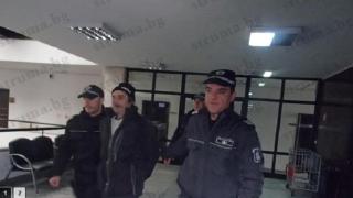Спешно търсят лекар за Благой, който закла приятеля си с брадва (СНИМКИ)