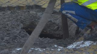 Внимание! Пропаднаха жълтите павета под прозорците на Плевнелиев, затвориха бул. Цар Освободител (СНИМКИ/ВИДЕО)