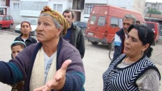 Започна се! Ромки декларират съпрузите си, а бащи припознават по 4-5 хлапета в бургаски квартал, иначе им спират детските