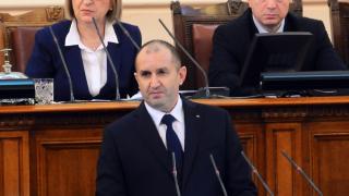 Политолози разкриха истинското значение на заканата на Радев към депутатите, че им остава само още седмица, и какво спечели той от нея!