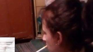 Размина ѝ се! Оставят децата на пияната и псуваща майка от скандалното видео