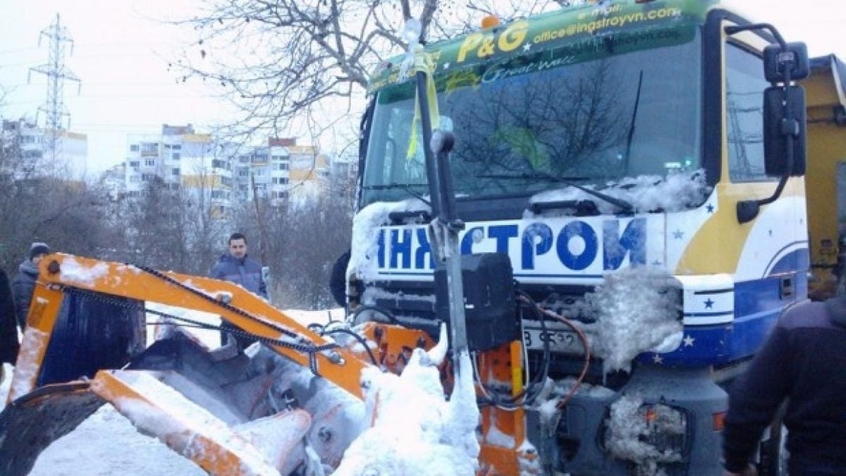 Снегорин нацели автобус на варненски булевард (СНИМКА)