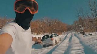 Уникално ВИДЕО, вижте какво прави пловдивчанин полугол в снега