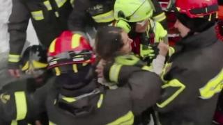 Откриха още една жертва на лавината в Италия