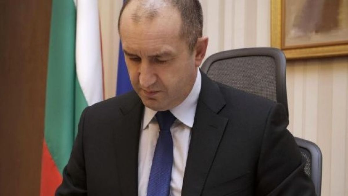 Официално от президентството: Радев избра служебния премиер, ето кой е