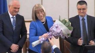 Цветанов с култов жест към Цачева на последното пленарно заседание (СНИМКА)