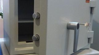 Криминални умения: Пловдивска чистачка 8 пъти проникна в сейф, без да го разбие