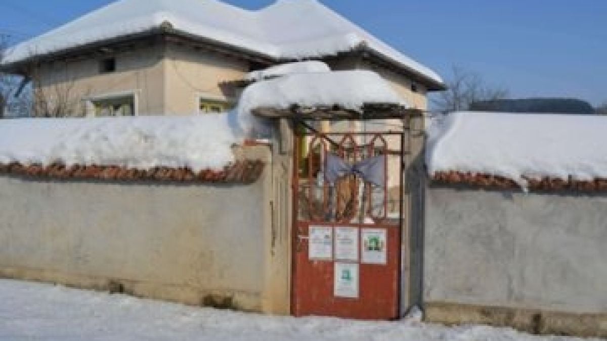 Старци от села край Дунав си правят зловещи панахиди приживе!