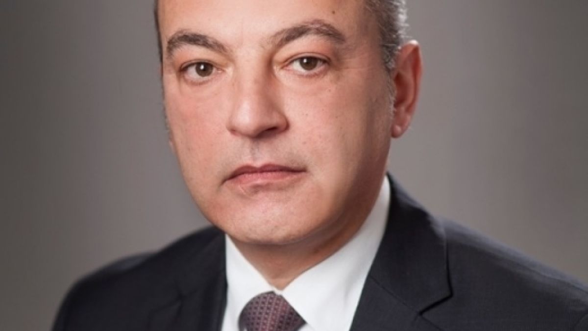 Служебният социален минстър каза свой приоритет номер едно 