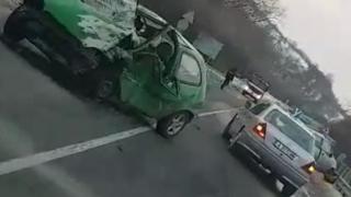 Жесток челен сблъсък край Бургас, има тежко пострадали (СНИМКА и ВИДЕО)