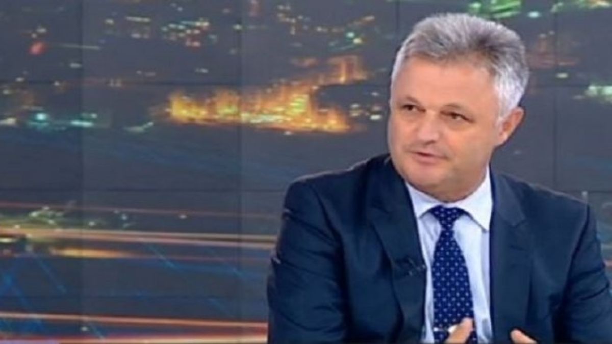Дясната ръка на Цецка Цачева с ключов коментар за старото и новото правителство