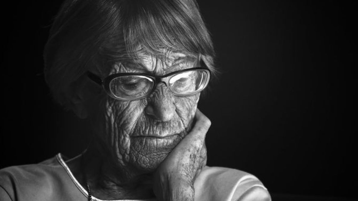 Deutsche Welle: На 106 години почина секретарката на Гьобелс